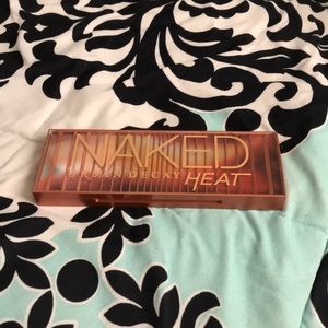 Urban Decay Naked Heat Palette